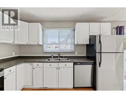 1215 137 Avenue SE - photo 2