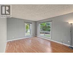 Bedroom - 1215 137 Avenue Se, Calgary, AB T2J6N3 Photo 6