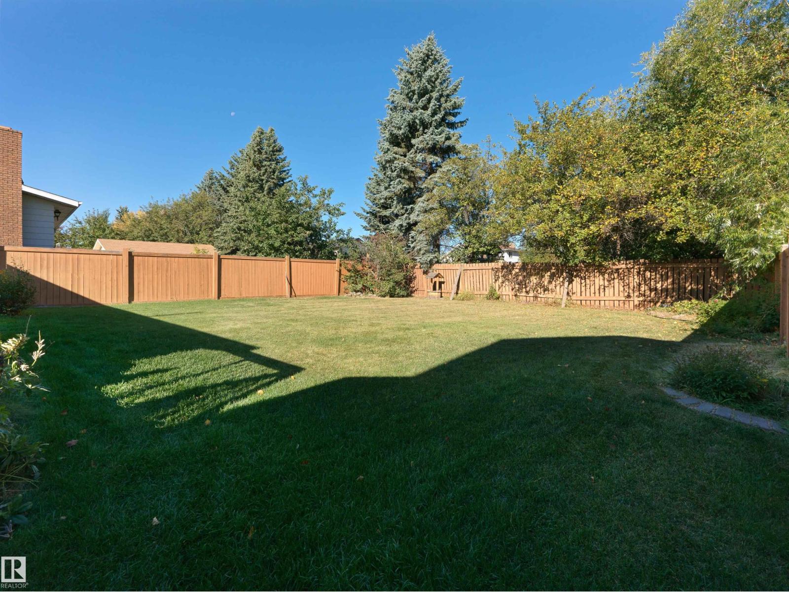 18528 98 AV NW - 32