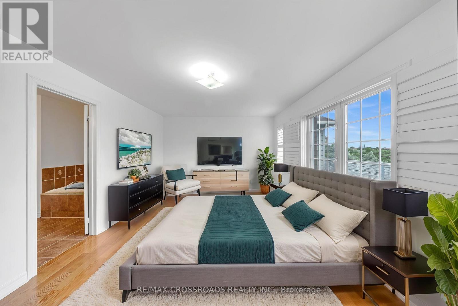 138 Angus Drive, Ajax, ON photo 5