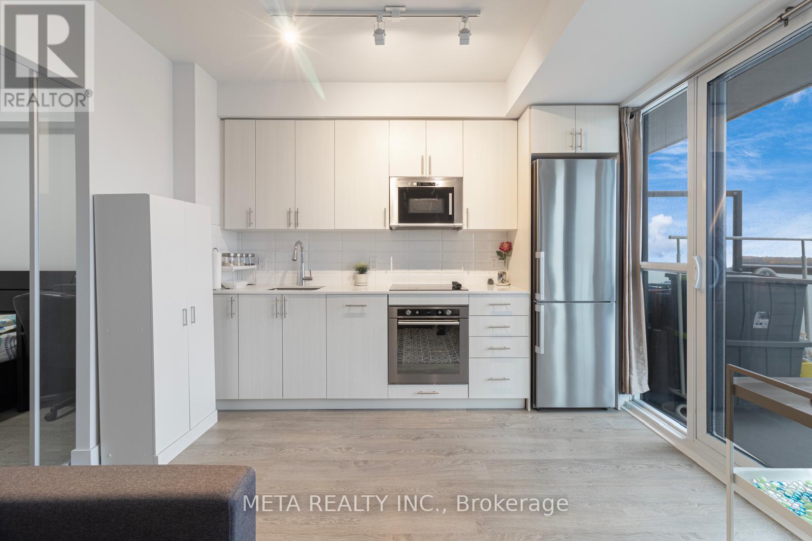 #502 2550 SIMCOE STREET N - 2