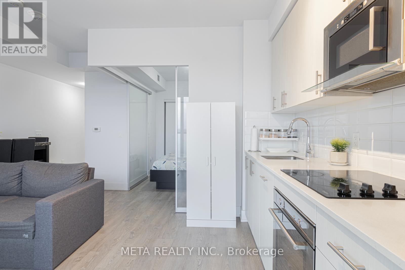 #502 2550 SIMCOE STREET N - 3