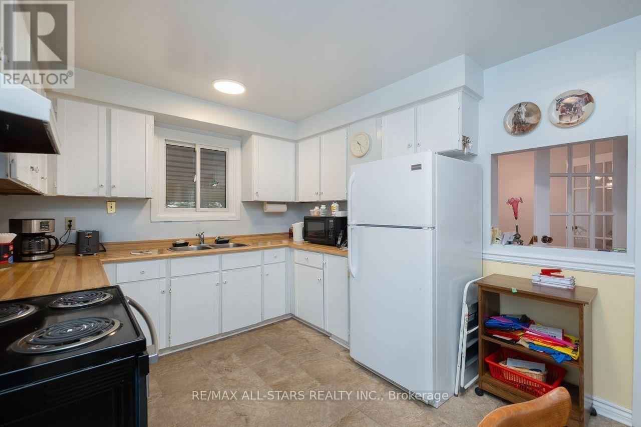 10 COLETTE DRIVE - Image 10