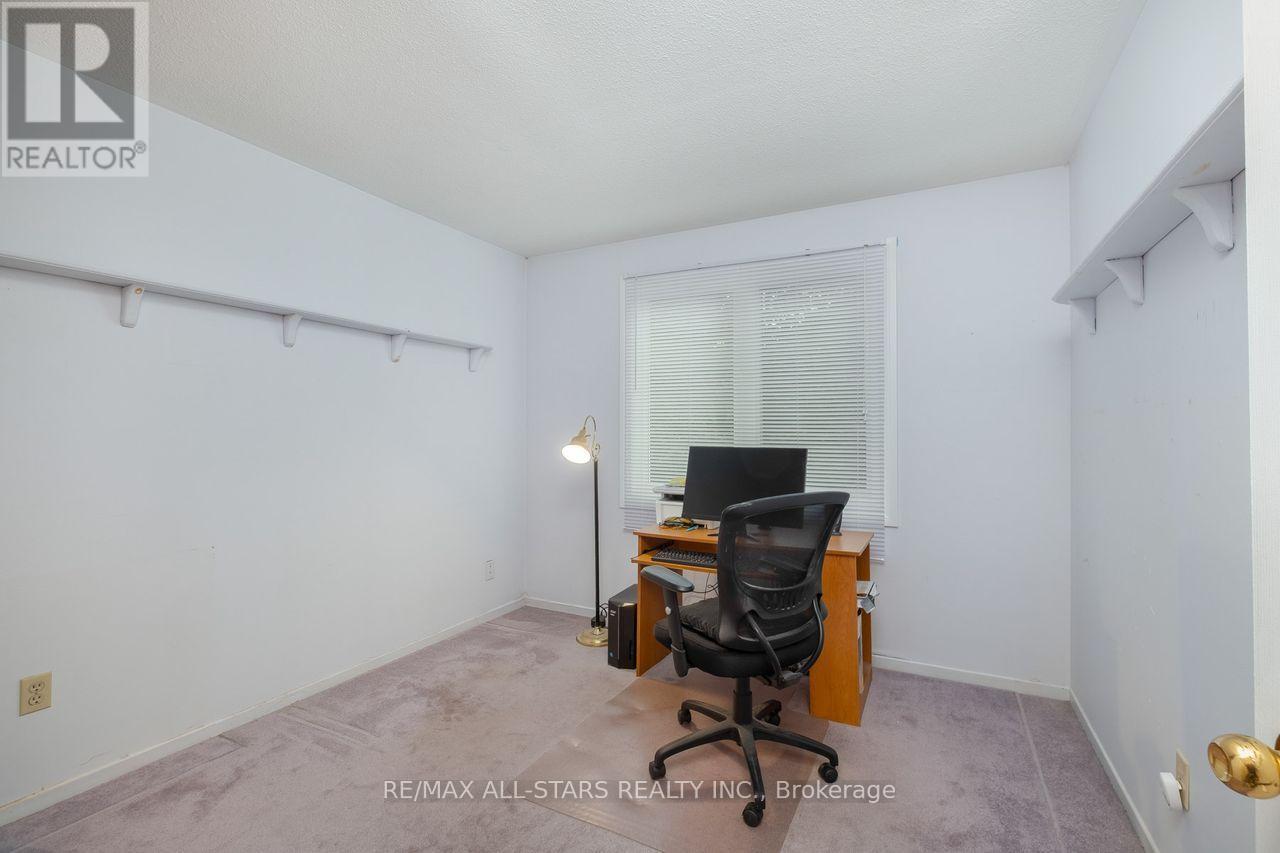 10 COLETTE DRIVE - 20