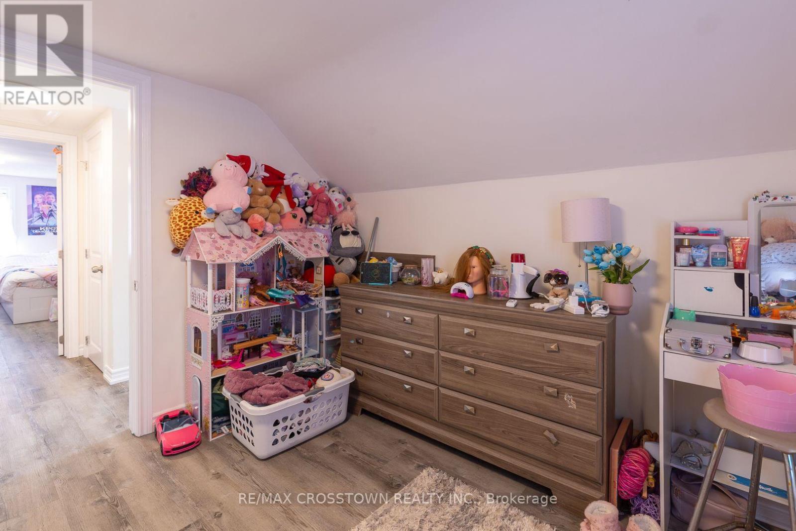 86 Victoria Street, Barrie photo 13