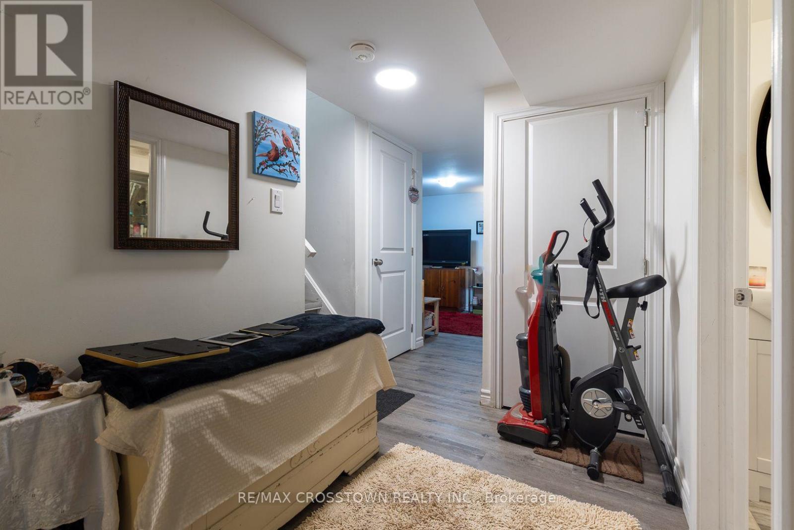 86 Victoria Street, Barrie photo 17