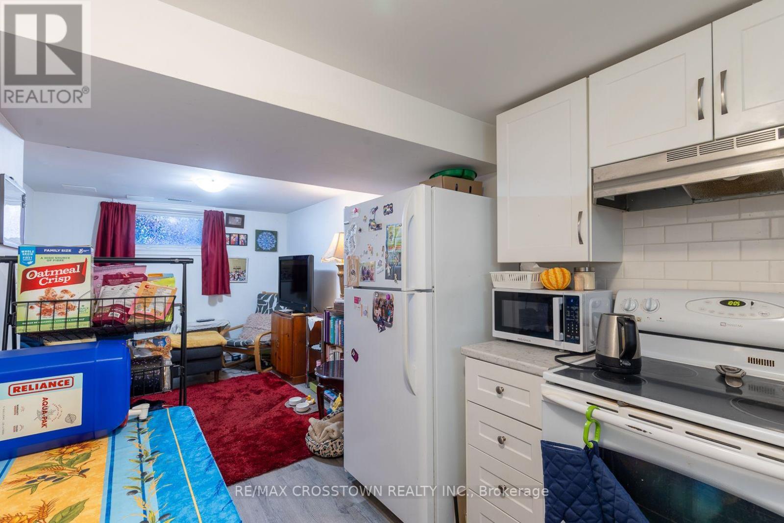 86 Victoria Street, Barrie photo 19