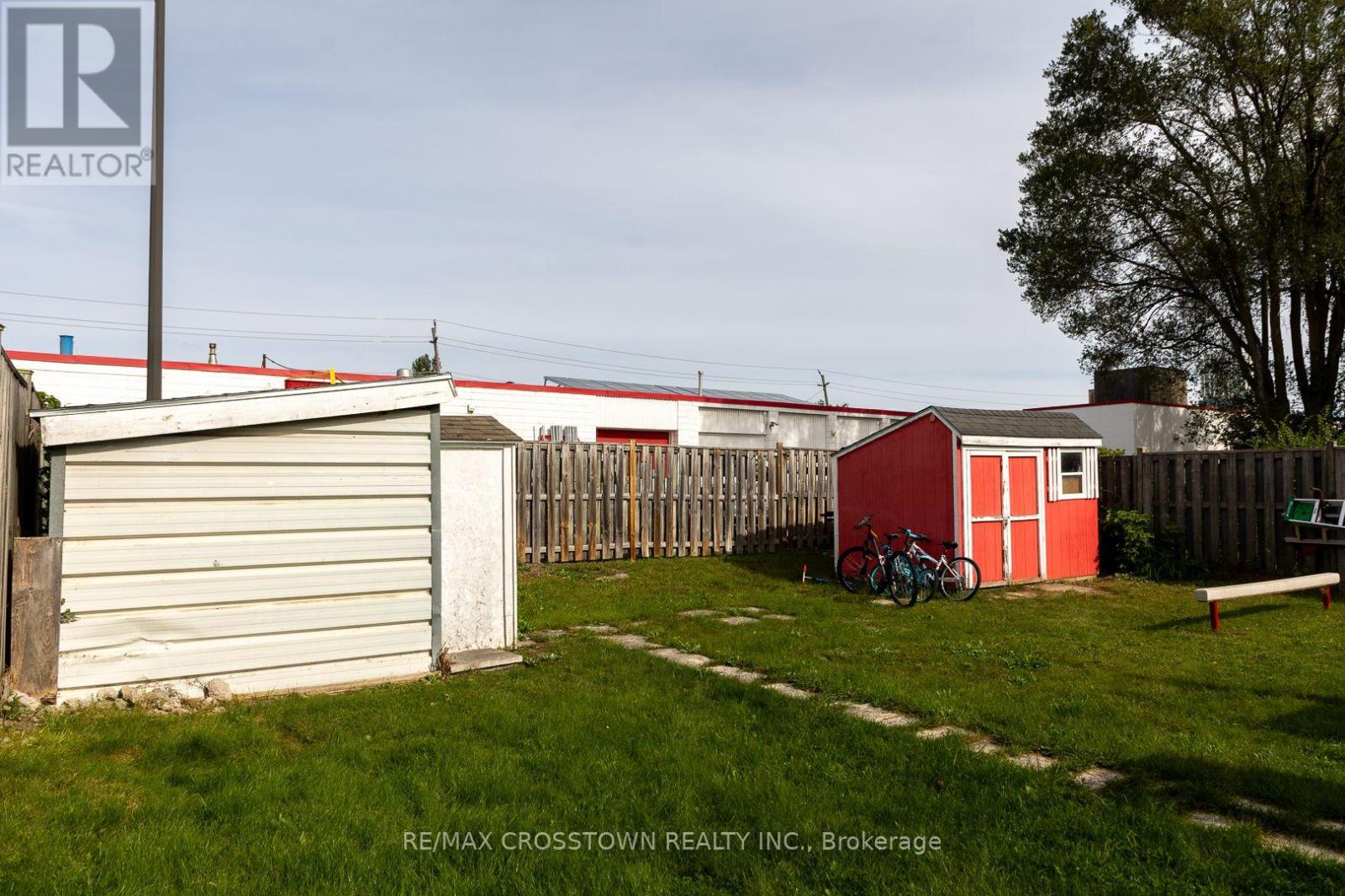 86 Victoria Street, Barrie photo 27