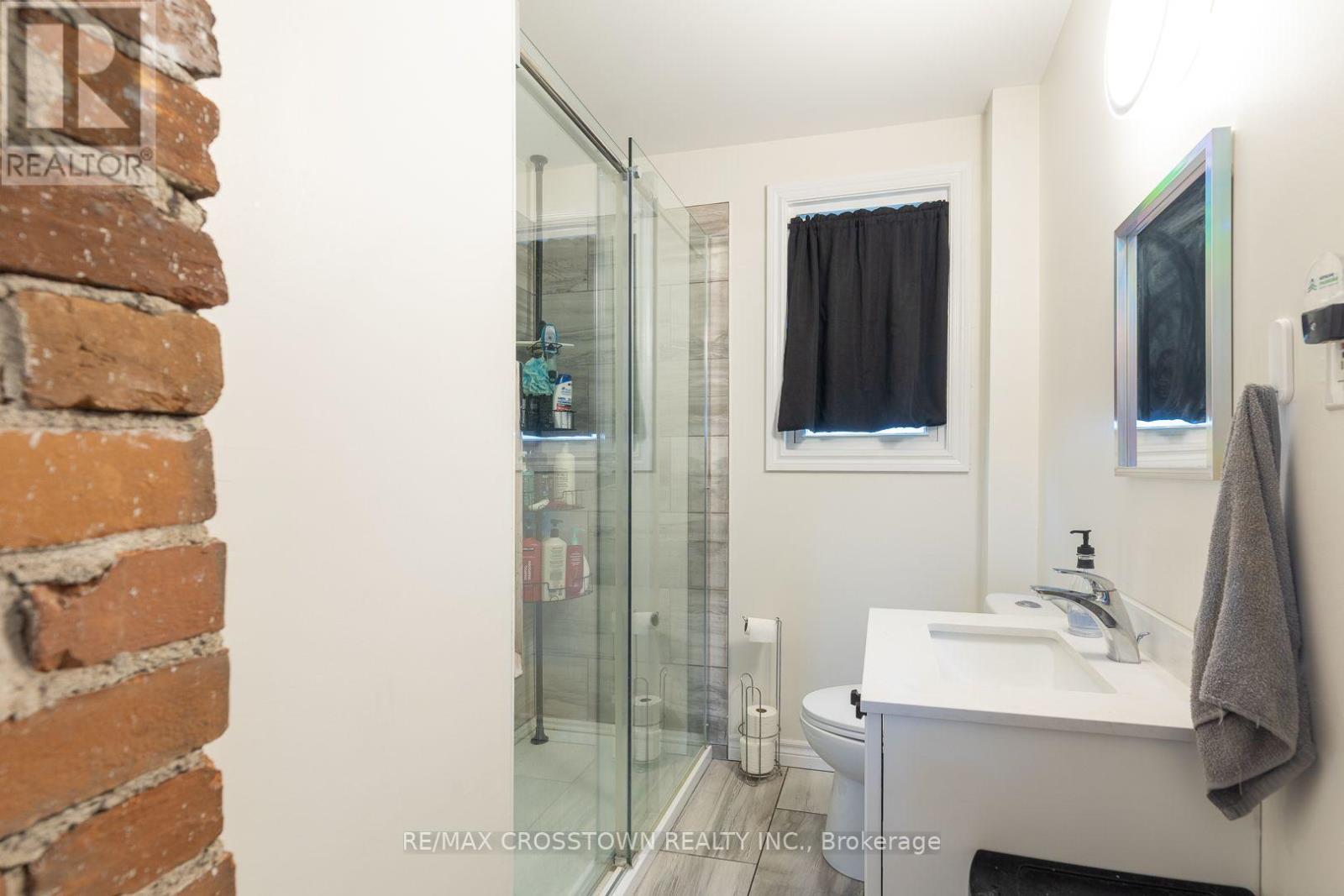 86 Victoria Street, Barrie photo 8