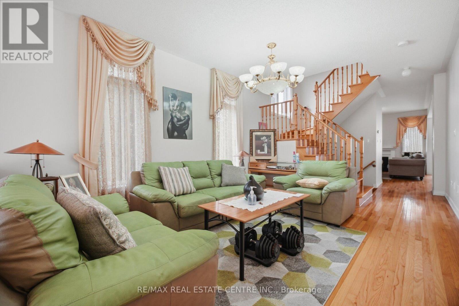 65 Connolly Crescent, Brampton, ON photo 10