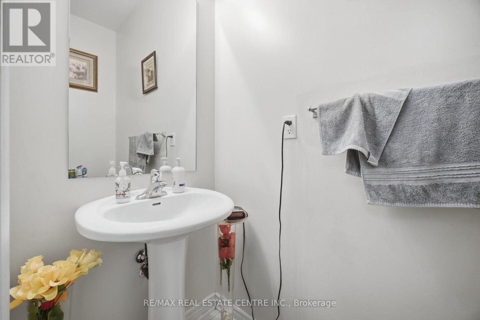 65 CONNOLLY CRESCENT - 21