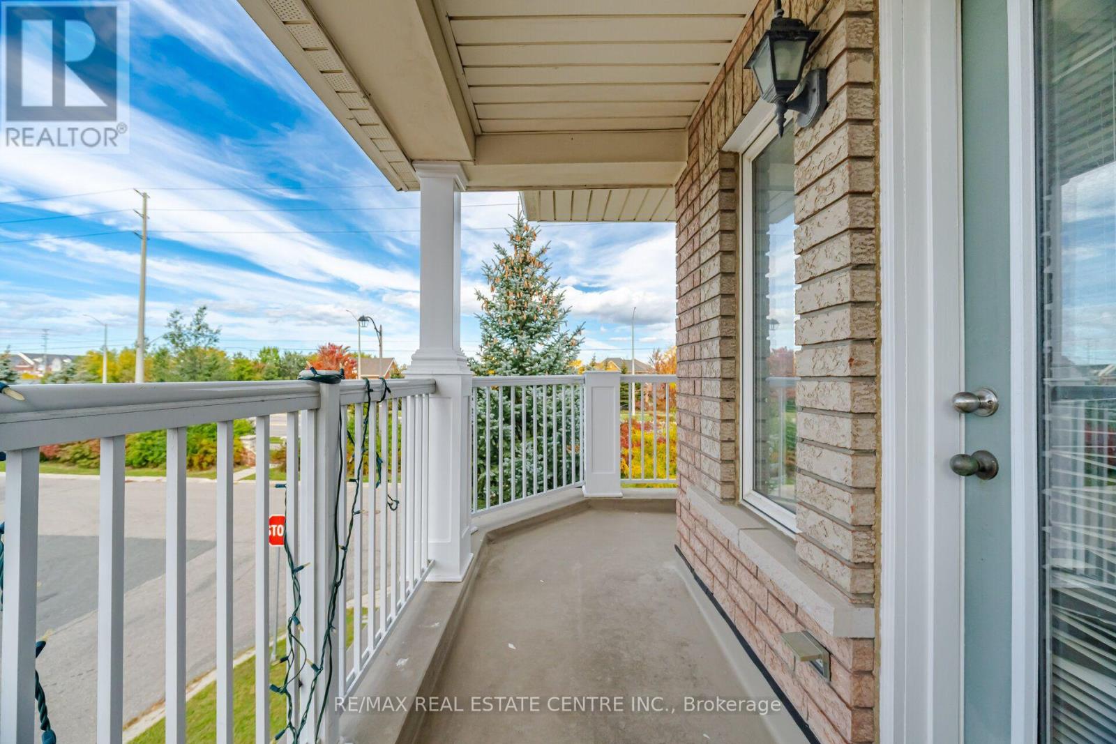 65 CONNOLLY CRESCENT - 36