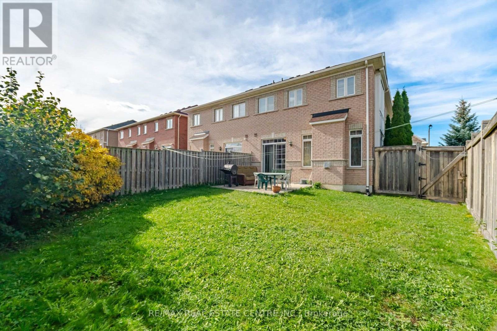 65 CONNOLLY CRESCENT - 44