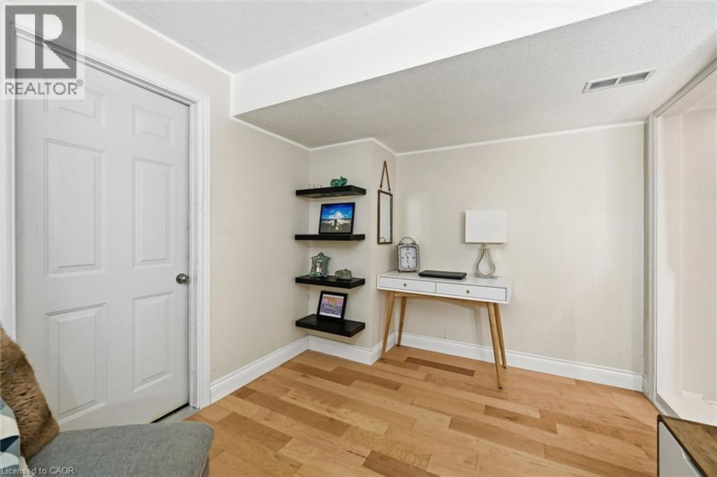 5474 Schueller Crescent — photo 37
