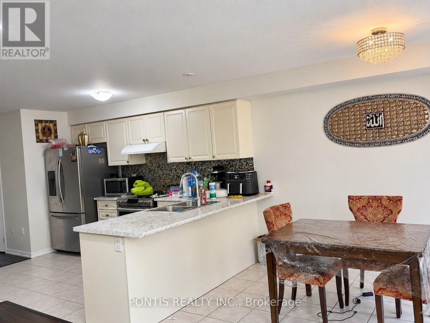86 MUNRO CIRCLE - 16