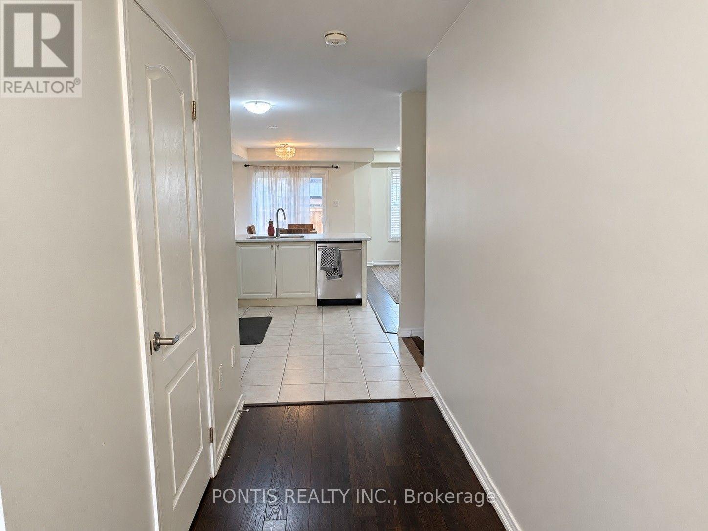 86 MUNRO CIRCLE - 7