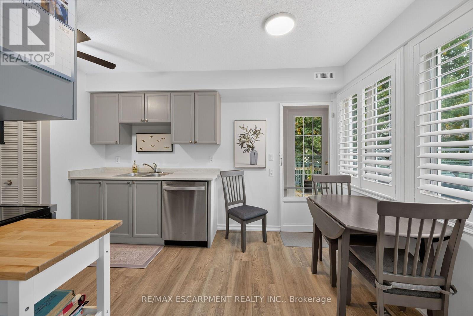 376 SILVERBIRCH BOULEVARD - Image 13
