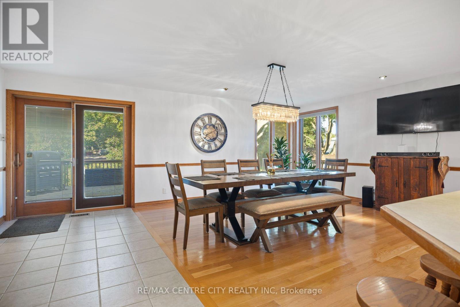 324 CARLOW ROAD - 11