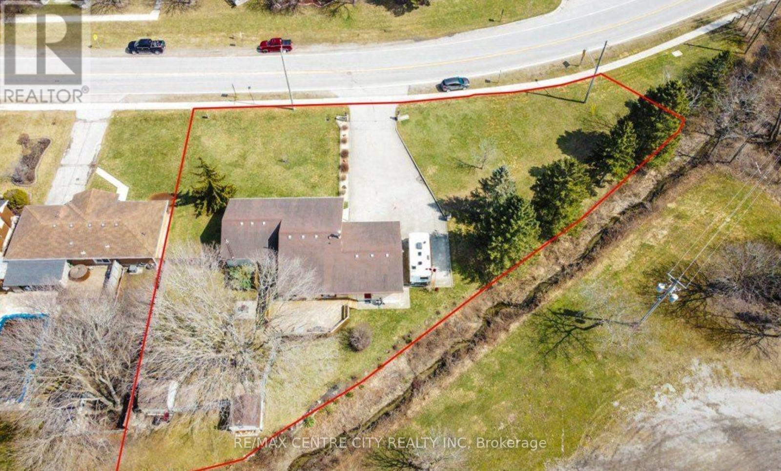 324 CARLOW ROAD - Image 40