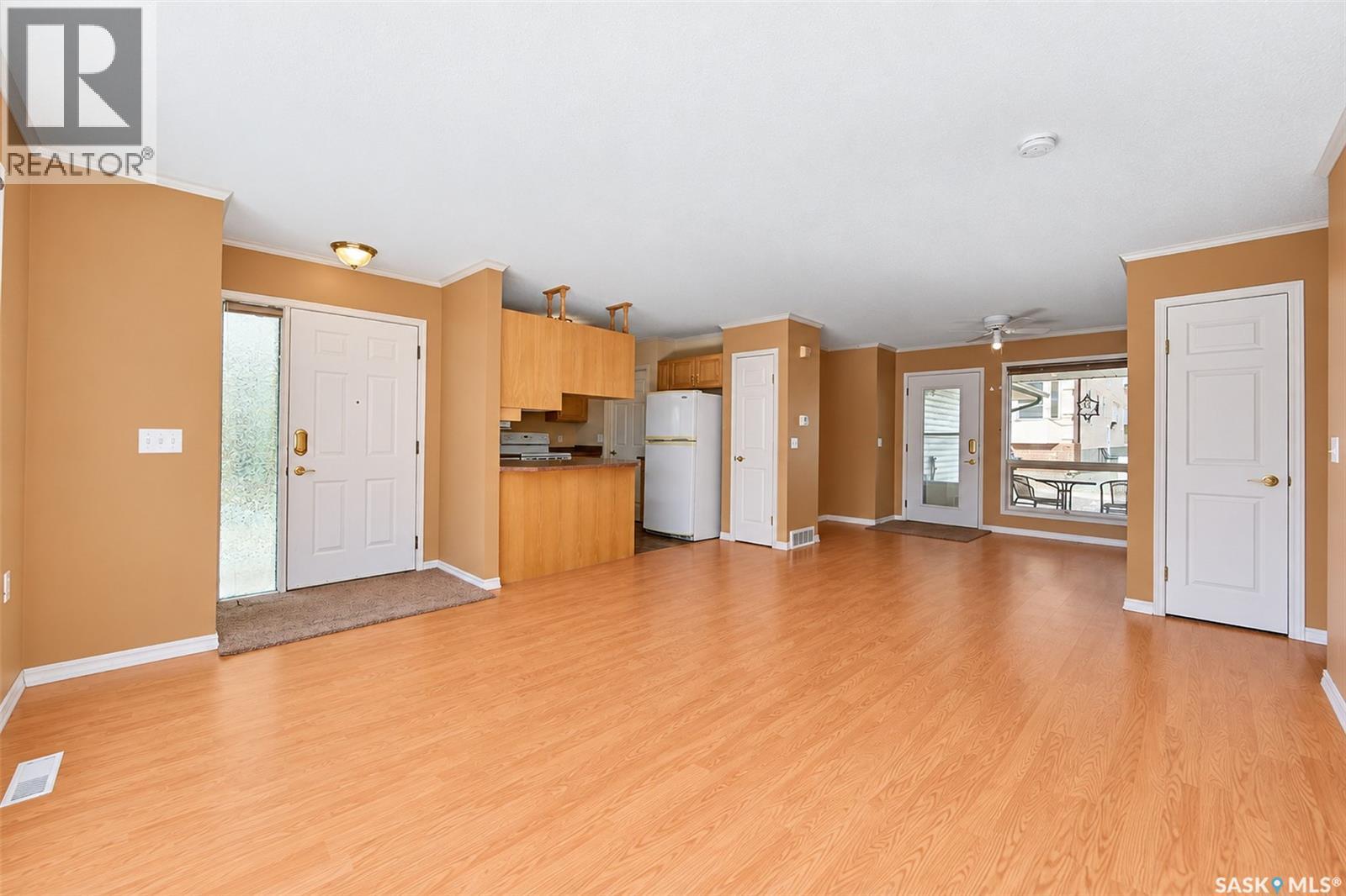 #107 111 2nd AVENUE E - 18