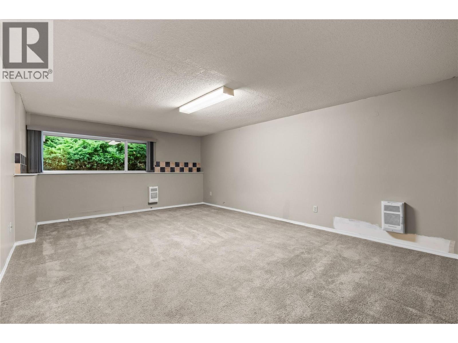 #6 3000 Richter Street - 23