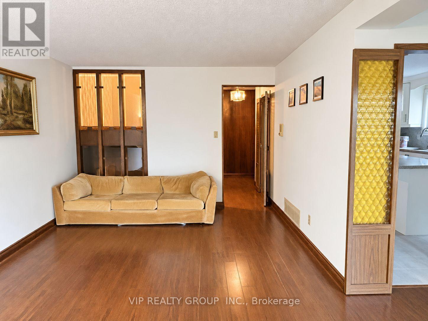 69 Yatesbury Road, Toronto, ON photo 5