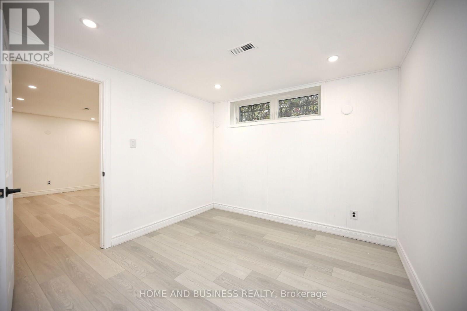 3668 THE CREDIT WOODLANDS ROAD - 39