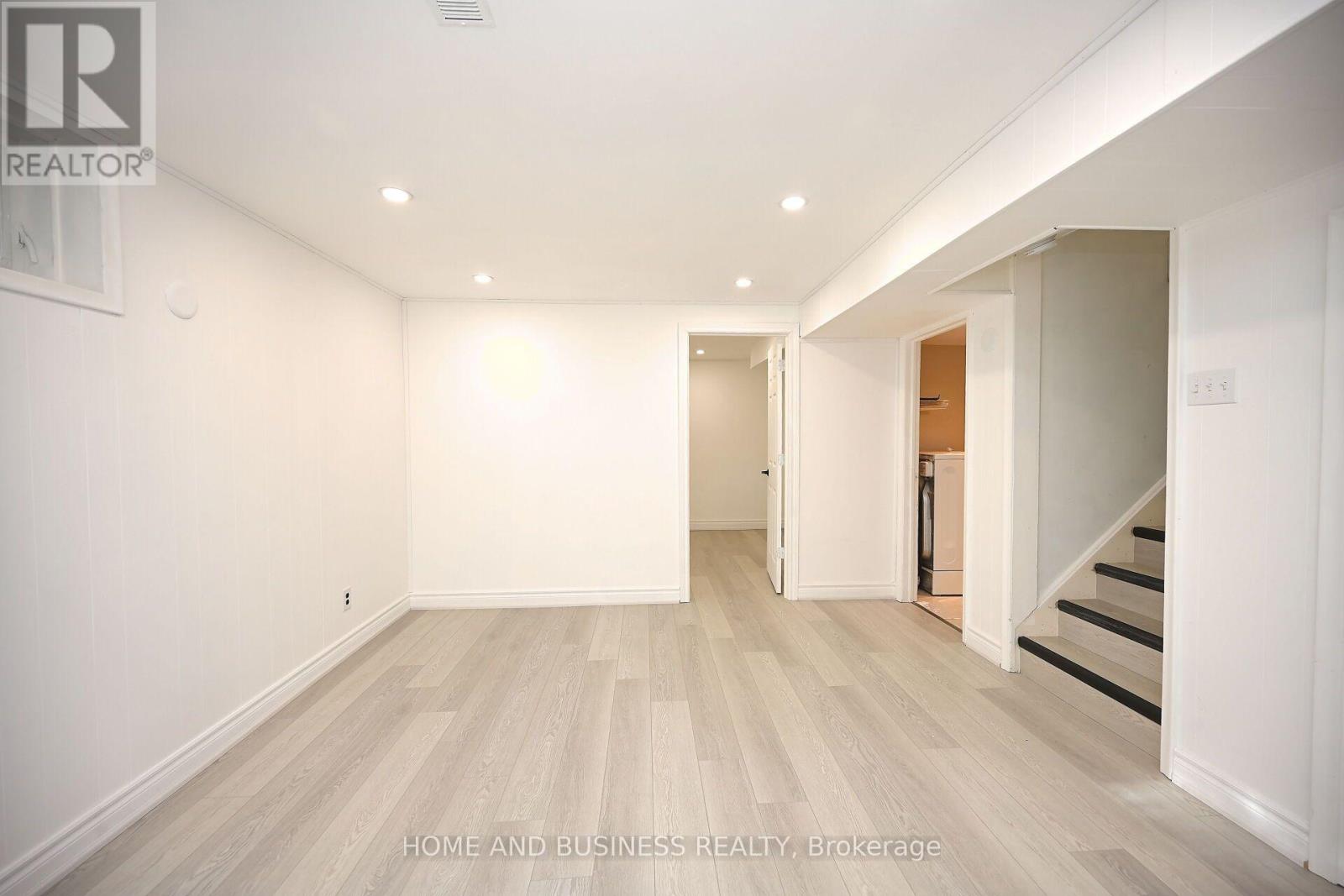 3668 THE CREDIT WOODLANDS ROAD - 38