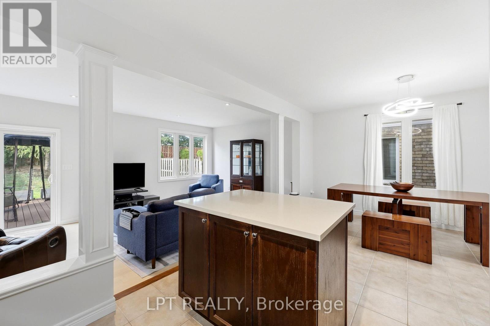 903 BRADSHAW CRESCENT - 11