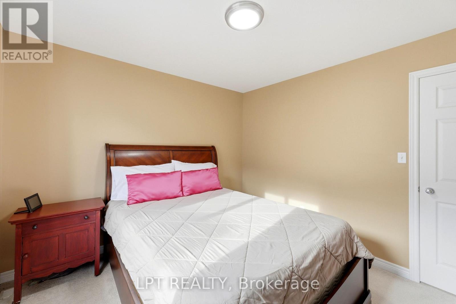 903 BRADSHAW CRESCENT - 23
