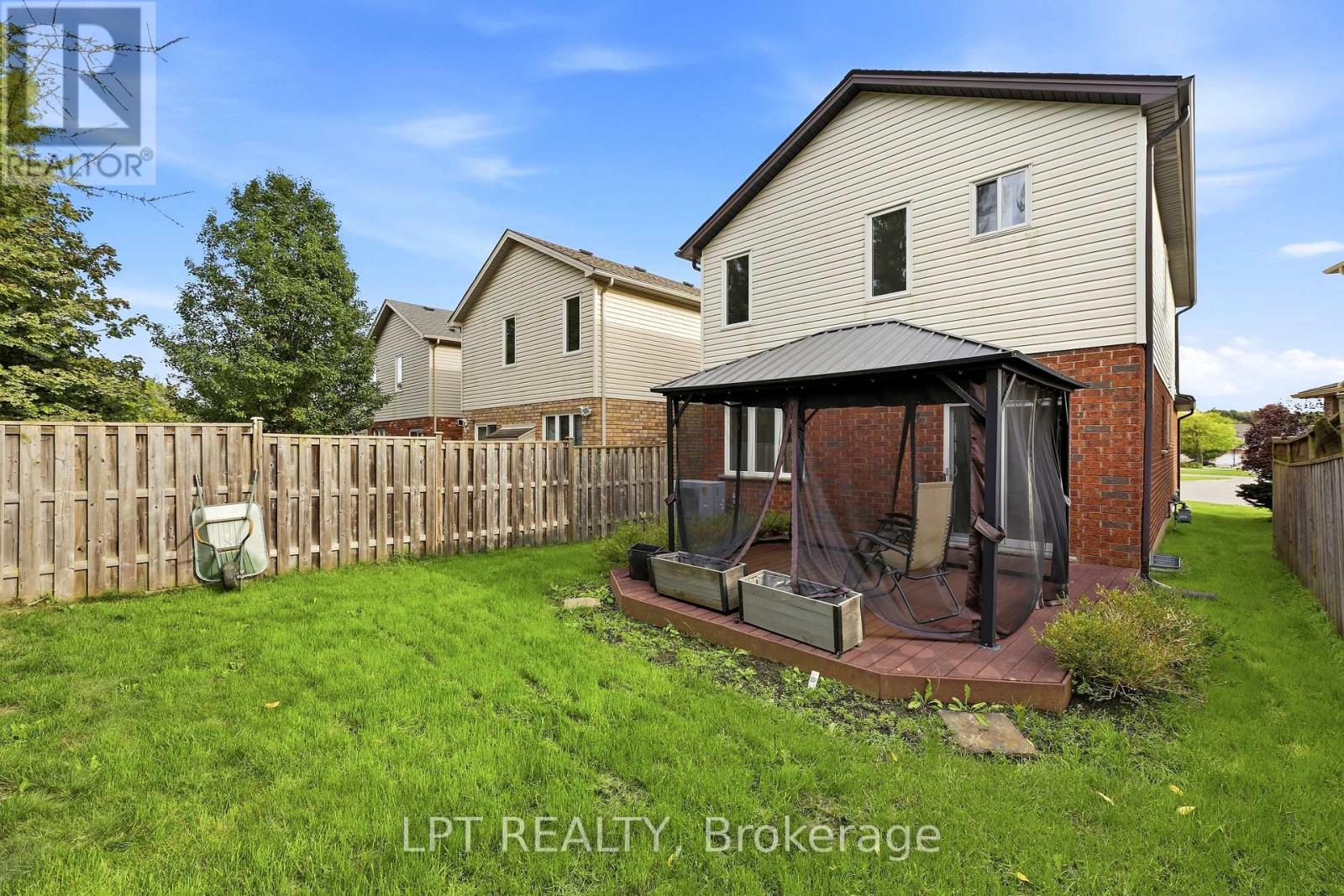 903 BRADSHAW CRESCENT - 38
