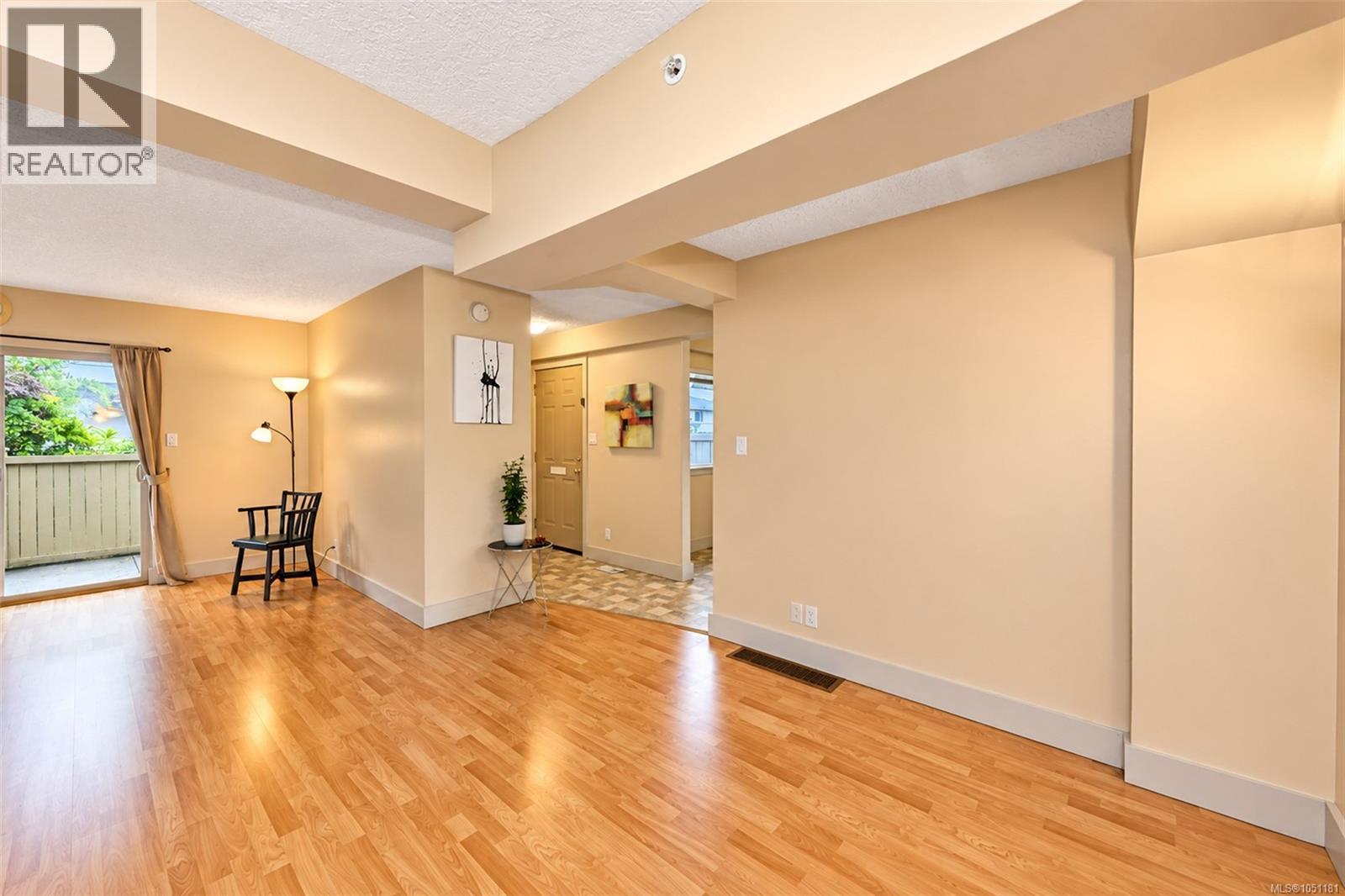 #43 4061 Larchwood Dr - Image 8