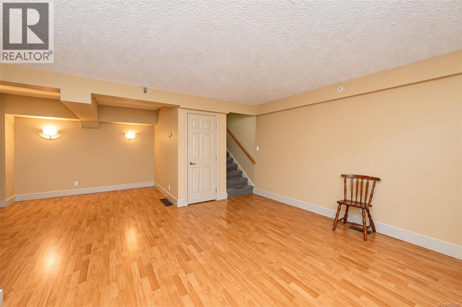 #43 4061 Larchwood Dr - Image 12
