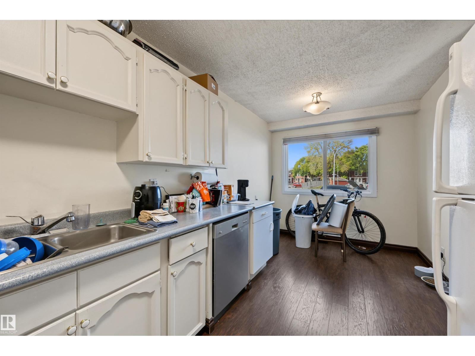 #53 4707 126 AV NW - 16