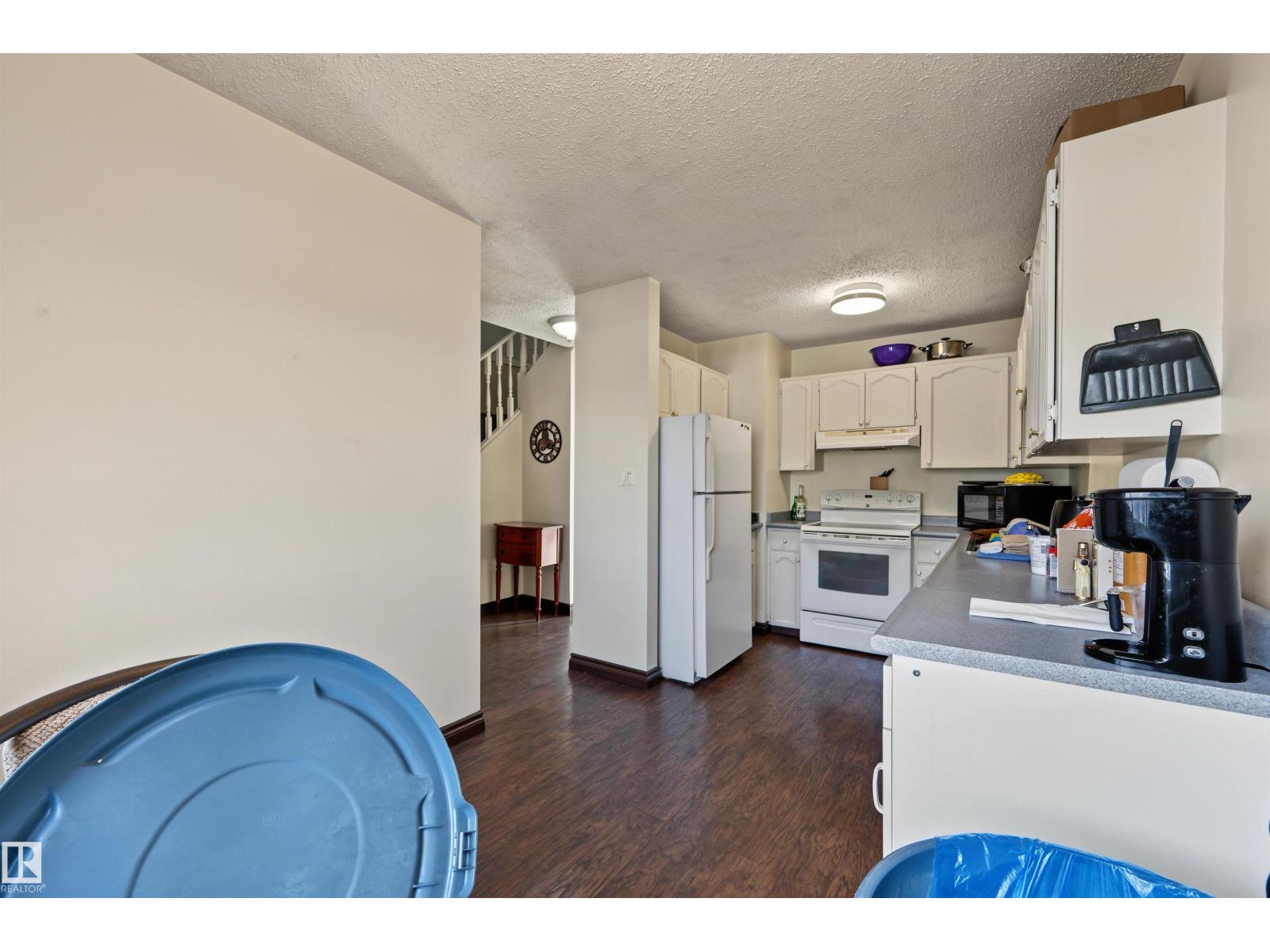 #53 4707 126 AV NW - 18