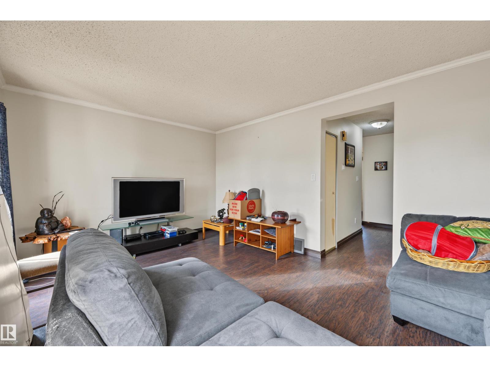#53 4707 126 AV NW - 23
