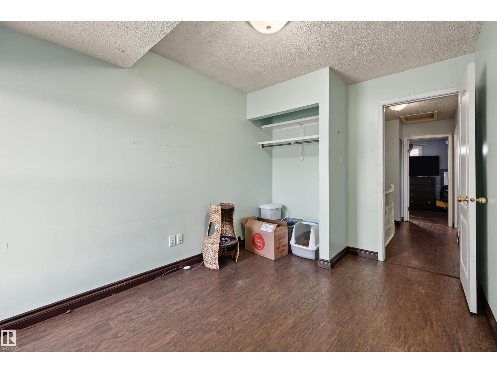 #53 4707 126 AV NW - 33