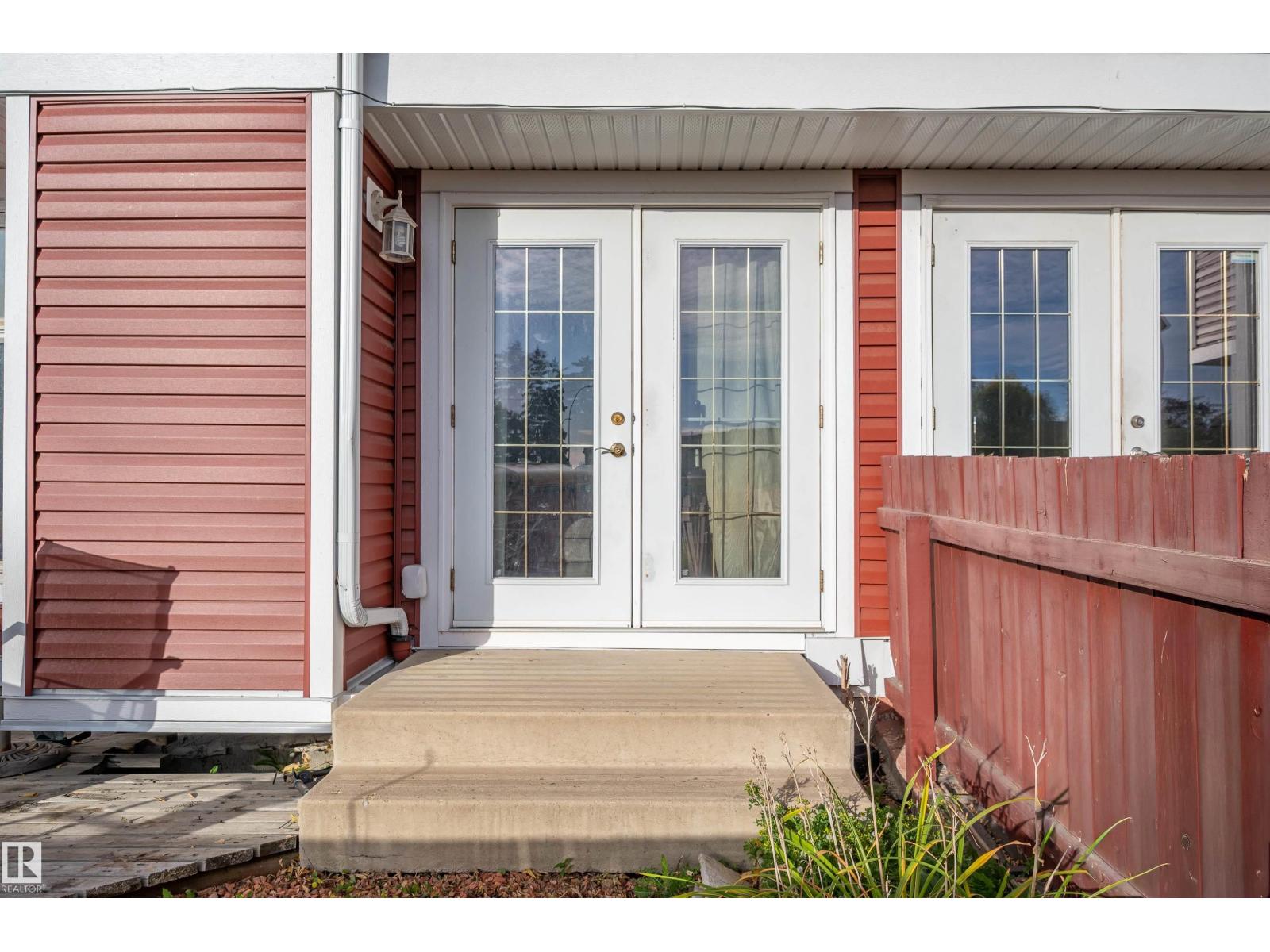 #53 4707 126 AV NW - 36