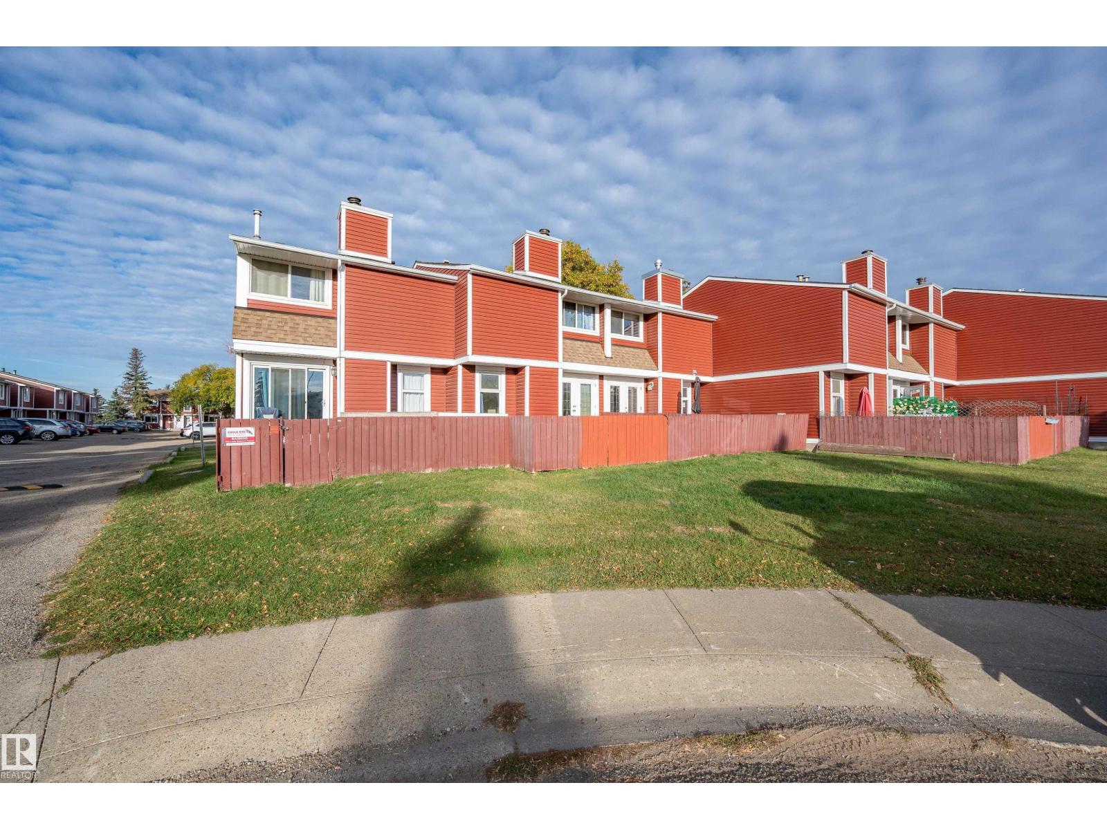 #53 4707 126 AV NW - 43