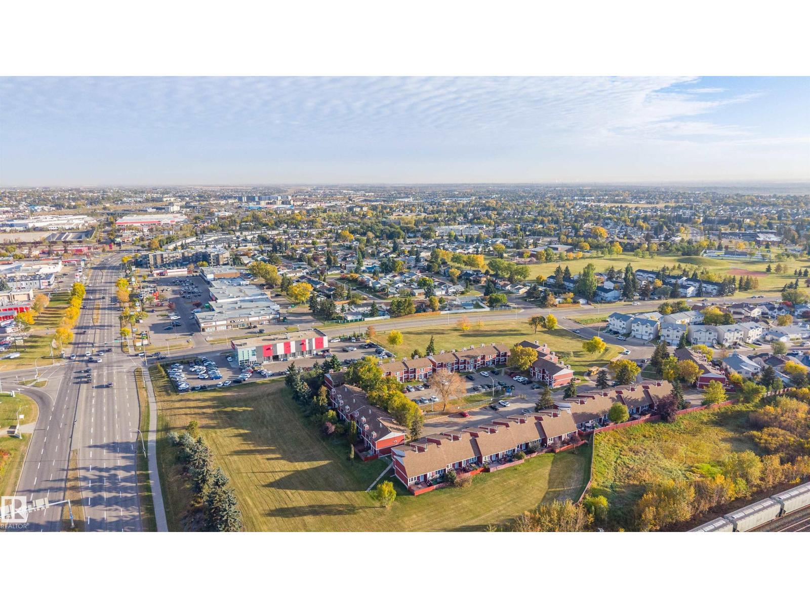#53 4707 126 AV NW - 52