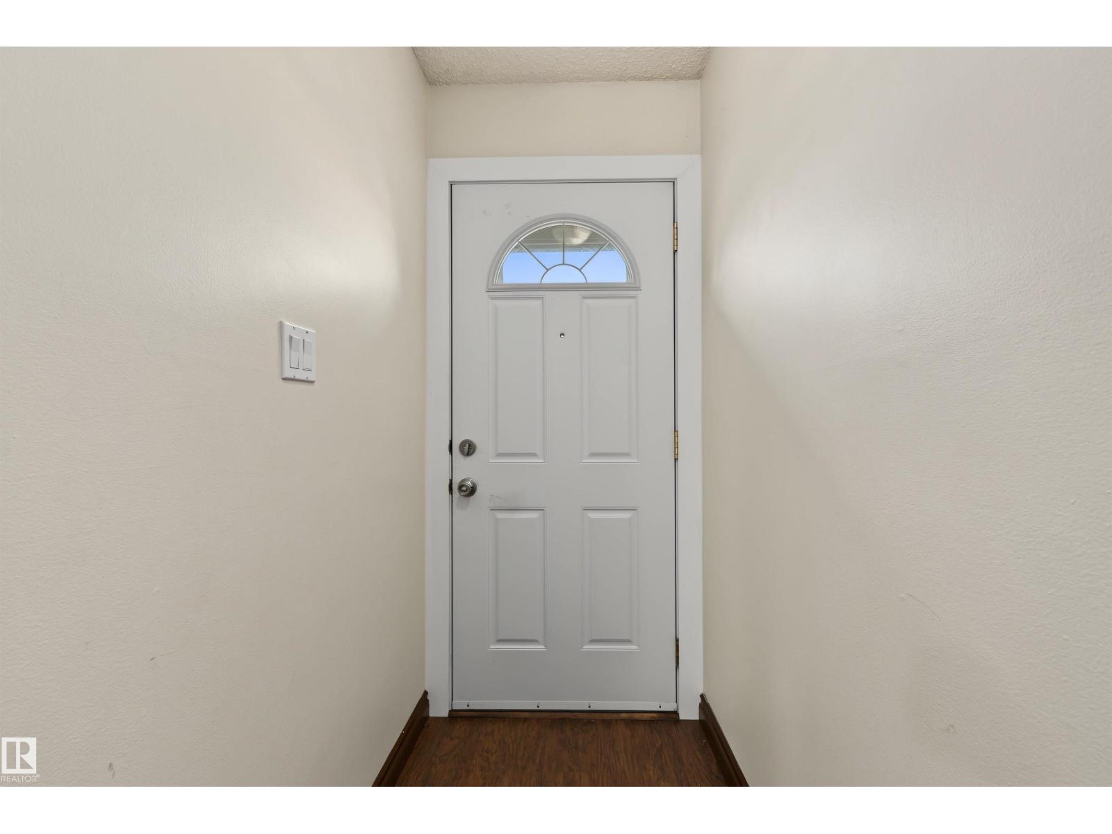 #53 4707 126 AV NW - 8