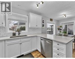 4pc Bathroom - 23 Somerset Place Se, Medicine Hat, AB T1B0G9 Photo 16