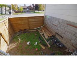 5203 42 Avenue, Taber, AB T1G1B5 Photo 36