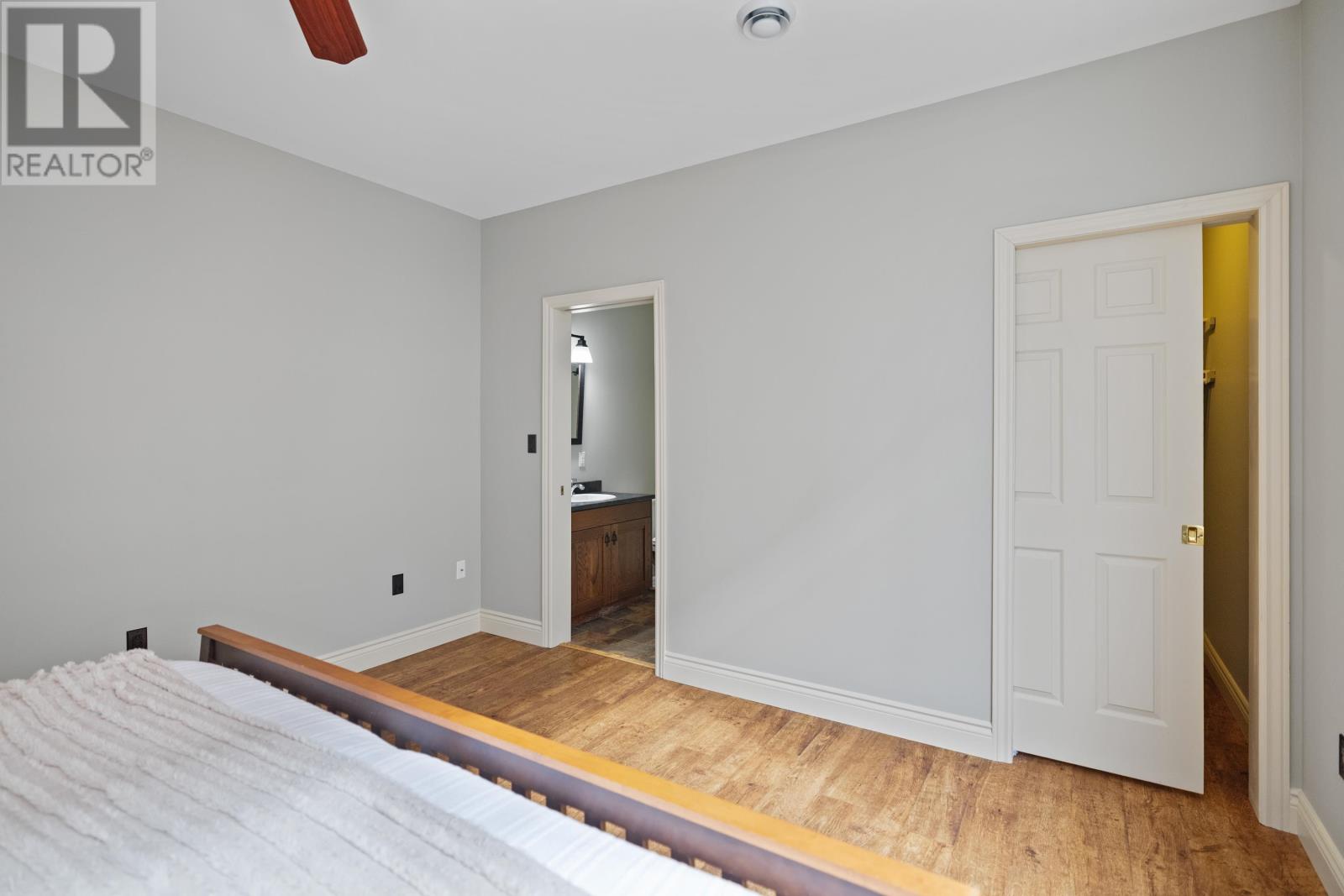 #302 111 Richmond Street - 22