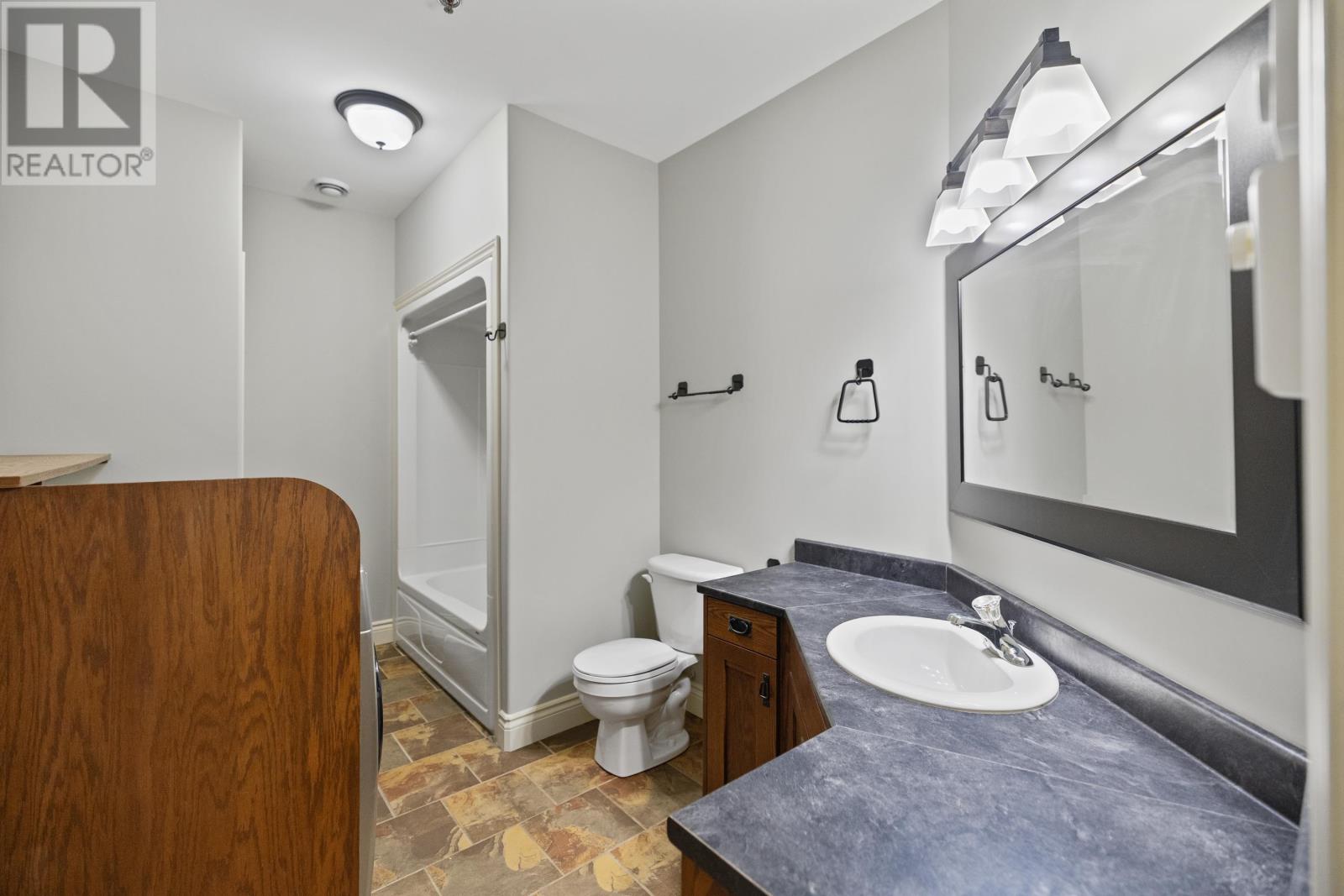#302 111 Richmond Street - 27