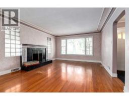 827 17 Avenue NW - photo 4