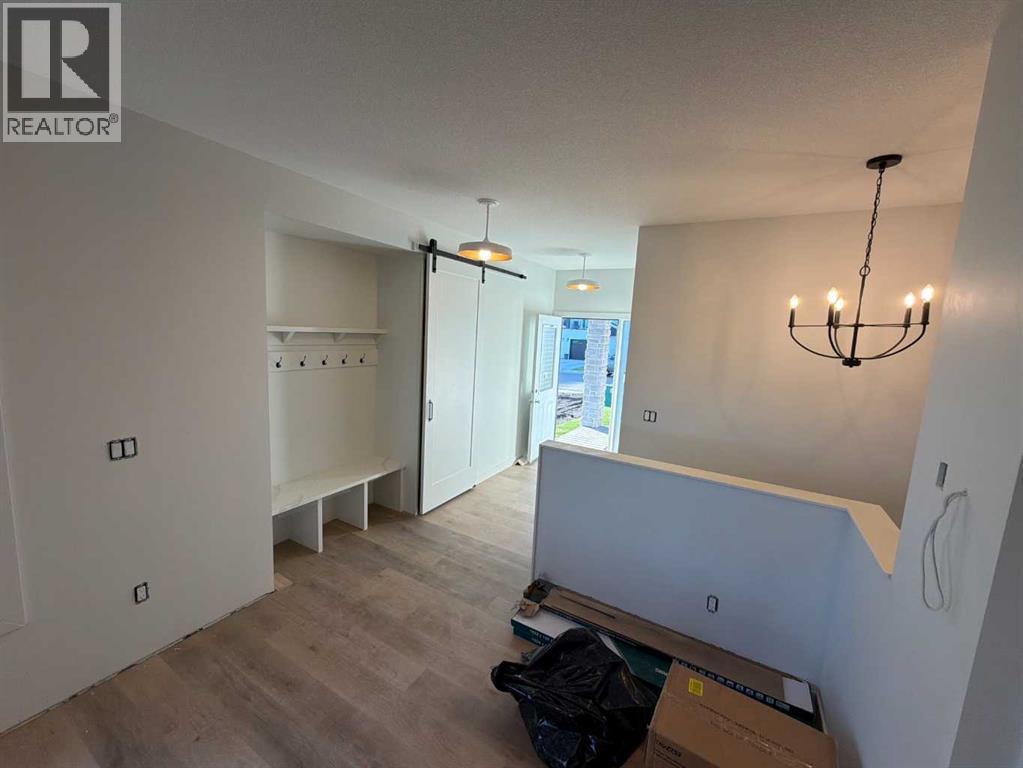11 Vincent Gate - Image 4