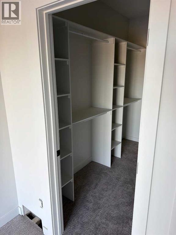 11 Vincent Gate - Image 8