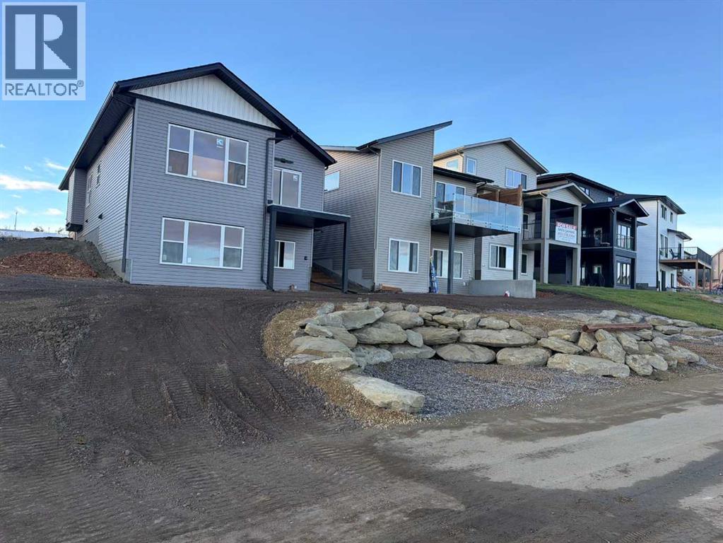 11 Vincent Gate - Image 12