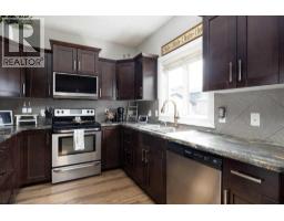 Primary Bedroom - 162 Chestnut Way, Fort Mcmurray, AB T9K0M7 Photo 10